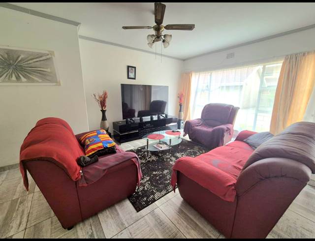 3 BEDROOM TOWNHOUSE TO LET IN THREE RIVERS